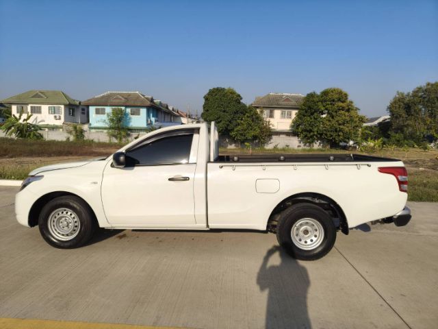 Mitsubishi Triton 2018 2.5 GL Pickup ดีเซล เกียร์ธรรมดา ขาว รูปที่ 3