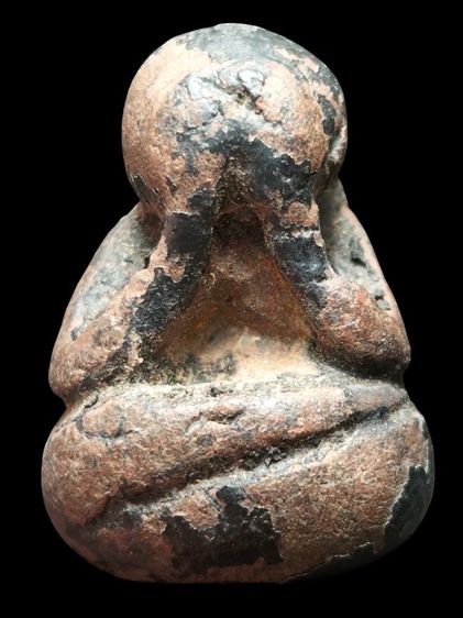 พระปิดตาลงรักครับ