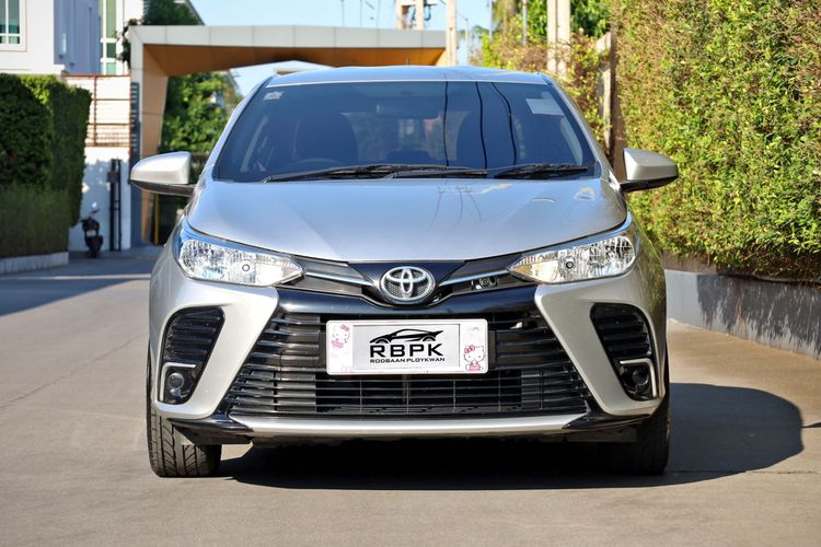 Toyota Yaris ATIV 2021 1.2 Entry Sedan เบนซิน ไม่ติดแก๊ส เกียร์อัตโนมัติ เทา รูปที่ 3