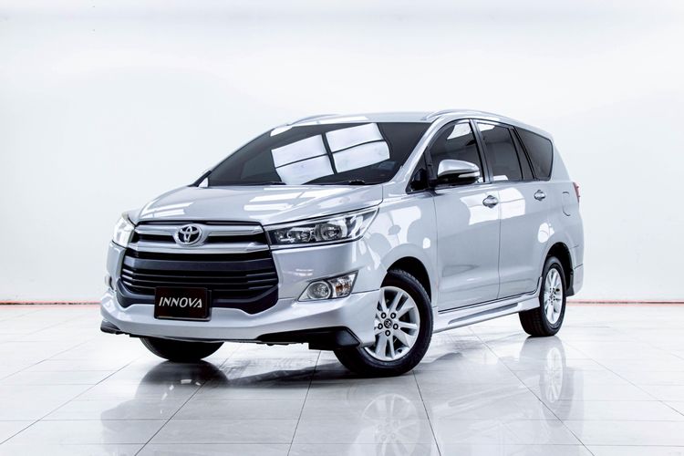 Toyota Innova 2017 2.8 Crysta G Utility-car เบนซิน ไม่ติดแก๊ส เกียร์อัตโนมัติ เทา รูปที่ 4