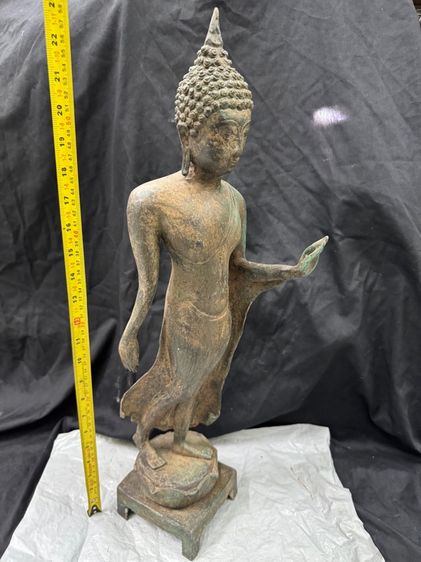 พระบูชาปางลีลา