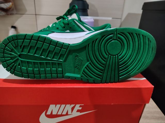 Nike รองเท้าผู้ชาย Dunk Low Retro​ ซื้อมาใส่แค่ครั้งเดียวครับ​ สภาพ​99 นัดรับได้ครับ รูปที่ 4