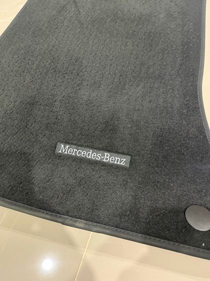 พรมของแท้ มือสอง  ใส่ Mercedes  Benz  C300e - C220d ซื้อรถมาแล้วถอดออก ใช้งานไม่นาน  สภาพสวยงาม รูปที่ 2