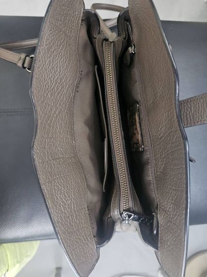 กระเป๋า Coach สีน้ำตาล ไซด์M รูปที่ 6