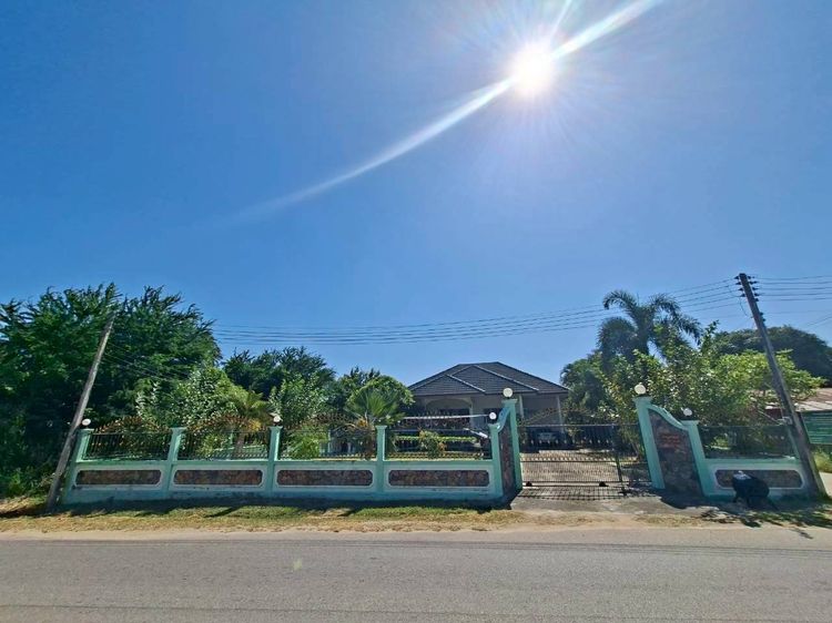 อื่นๆ มีบางส่วน สร้างเสร็จก่อน 2010 บ้านขนาดใหญ่ 3นอน 3 น้ำ มีบ่อปูนขนาดใหญ่ 8 บ่อ พร้อมทำธุรกิจ ใกล้ตัวเมือง รูปที่ 4