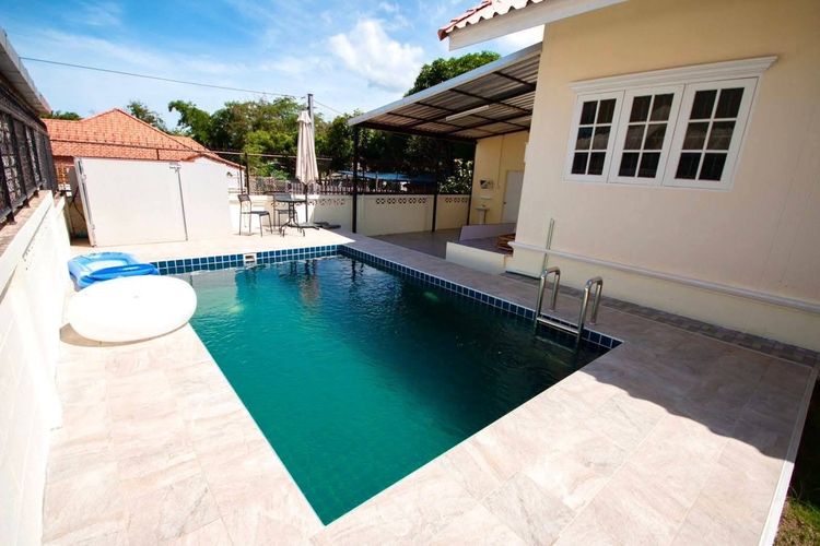 Sale ลดราคา ขายด่วนๆ เหลือ 2ล้านต้นๆ ●บ้านเดี่ยว พร้อมสระว่ายน้ำ pool villa ซอยตำรวจทางหลวง สัตหีบ