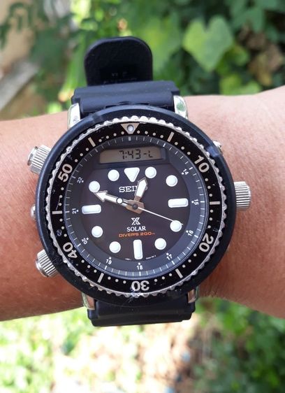ขาว SEIKO Prospex Arnie”Solar Divers 200m.รุ่นSNJ025P1 แบบใช้ถ่านพลังแสง สภาพผ่านการใช้งานมาพอควร แต่ยังสวย หน้าในสวยใส เม็ดมะยมแบบขันเกลียว