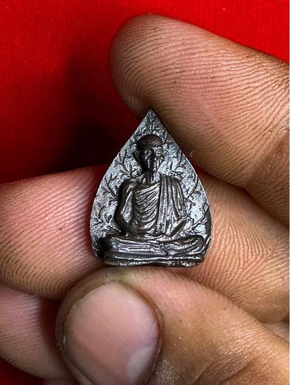 (ประกันแท้) รูปหล่อใบโพธิ์ รุ่นไตรมาส หลวงพ่อเกษม เขมโก ปี37