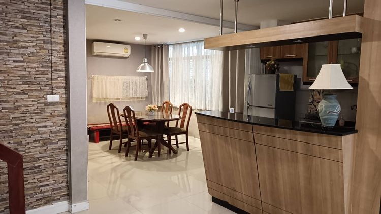 อื่นๆ ตกแต่งครบ 2022 ให้เช่าบ้านเดี่ยว 2 ชั้น รีโนเวทใหม่ ซอยลาดพร้าว 42 ใกล้สายสีเหลือง รูปที่ 3