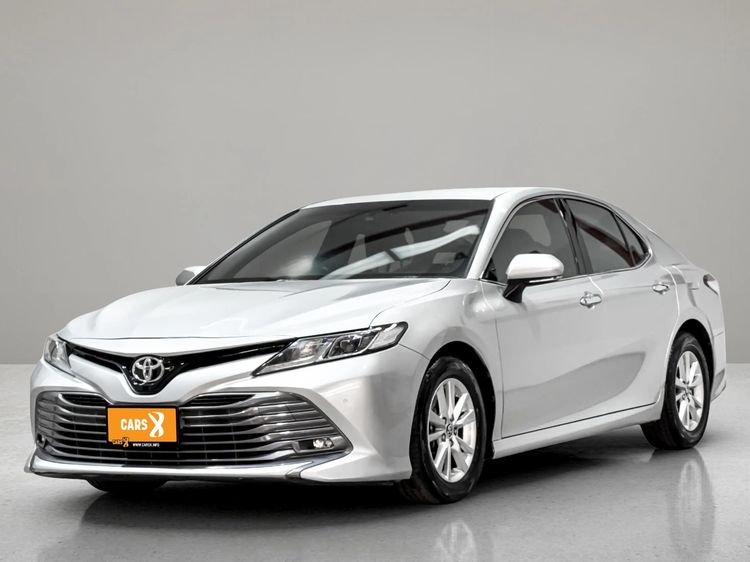 รถ Toyota Camry 2.0 G สี บรอนซ์เงิน