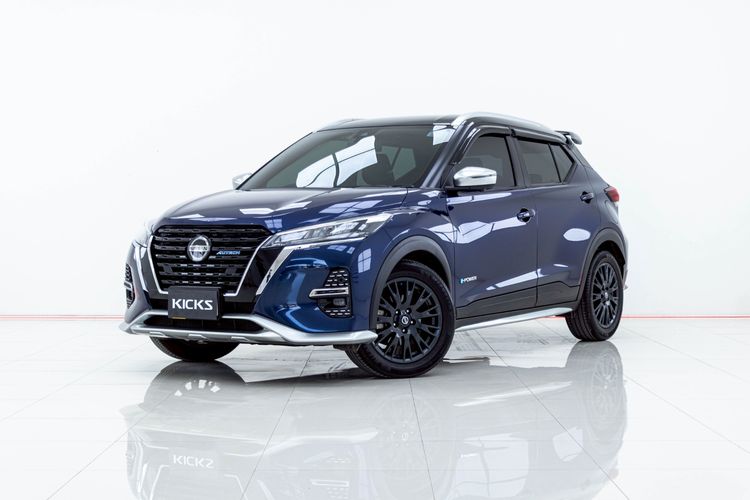 รถ Nissan Kicks 1.2 Autech สี น้ำเงิน
