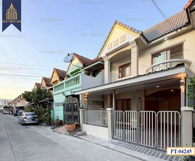 ทาวน์เฮาส์ลภาวัน8 บางบัวทองตกแต่งใหม่พร้อมอยู่ ราคาย่อมเยาว์ รูปที่ 2