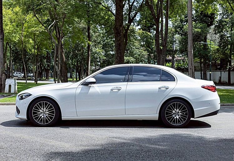 Mercedes-Benz C-Class 2022 C220 Sedan ดีเซล ไม่ติดแก๊ส เกียร์อัตโนมัติ ขาว รูปที่ 3