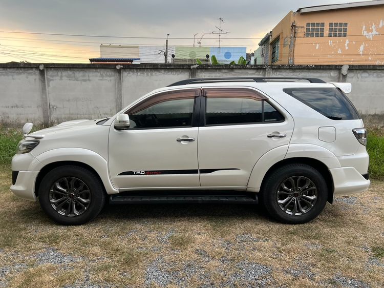 Toyota Fortuner 2013 3.0 TRD Sportivo 4WD Utility-car ดีเซล ไม่ติดแก๊ส เกียร์อัตโนมัติ ขาว รูปที่ 4