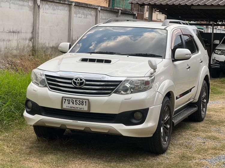 Toyota Fortuner 2013 3.0 TRD Sportivo 4WD Utility-car ดีเซล ไม่ติดแก๊ส เกียร์อัตโนมัติ ขาว รูปที่ 2