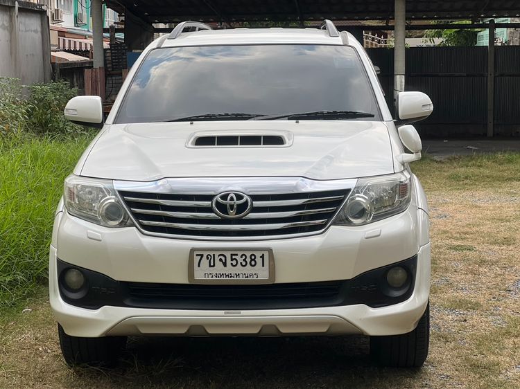 Toyota Fortuner 2013 3.0 TRD Sportivo 4WD Utility-car ดีเซล ไม่ติดแก๊ส เกียร์อัตโนมัติ ขาว รูปที่ 3