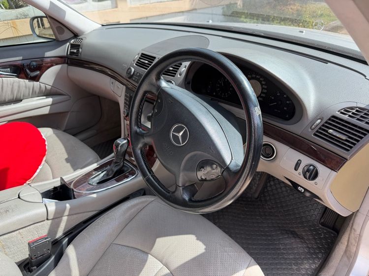 Mercedes-Benz E-Class 2005 E220 CDI Sedan ดีเซล ไม่ติดแก๊ส เกียร์อัตโนมัติ เทา รูปที่ 2