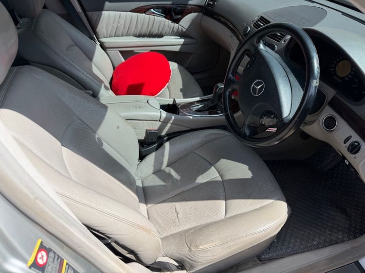 Mercedes-Benz E-Class 2005 E220 CDI Sedan ดีเซล ไม่ติดแก๊ส เกียร์อัตโนมัติ เทา รูปที่ 4