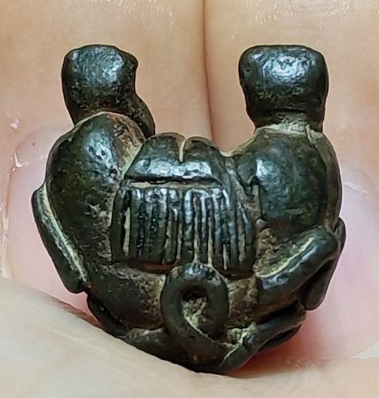 🚩พระปิดตา หลวงพ่อทับ วัดทอง พิมพ์นั่งยองเนื้อสัมฤทธิ์🚩 รูปที่ 5