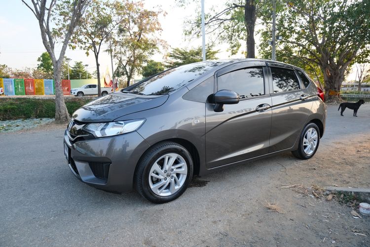 Honda Jazz 2015 1.5 V Plus i-VTEC Sedan เบนซิน ไม่ติดแก๊ส เกียร์อัตโนมัติ เทา รูปที่ 3
