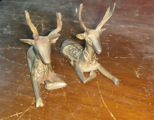 กวางหมอบทองเหลืองโบราณ