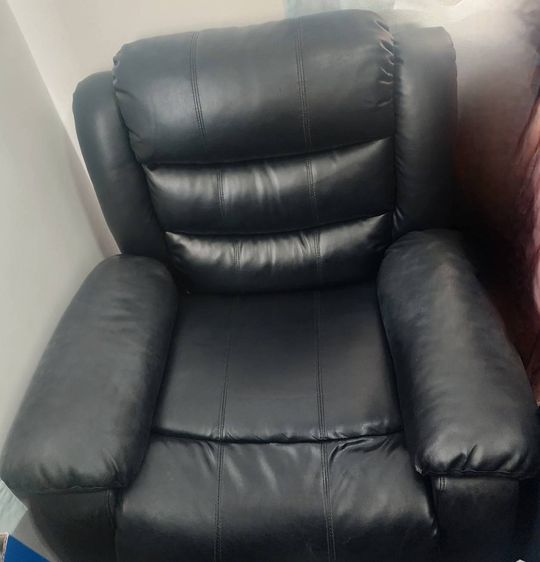 ดำ 1 ที่นั่ง ขายด่วน ต่อรองได้ค่ะ Furinbox โซฟาปรับระดับได้ รุ่น LEMMA เบาะกว้าง นั่งสบาย สภาพดี เหมือนใหม่