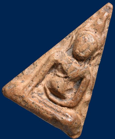 สวยแชมป์ ให้เช่าบูชา สมบัติบ้าน พระนางพญาพิษณุโลก พิมพ์เข่าตรง ฟอร์มทรงงดงาม เนื้อมีมวลสาร สมบูรณ์แบบ รูปที่ 5