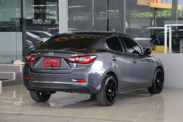 Mazda Mazda 2 2018 1.3 High Connect Sedan เบนซิน ไม่ติดแก๊ส เกียร์อัตโนมัติ เทา รูปที่ 2