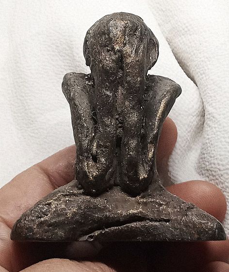 พระปิดตาเก่าเนื้อผงว่าน