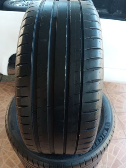 Michelin pilot sport 4 225 45 17 ปลายปี 21 ลงพื้น 22 มีปะ 1 เส้น ดอกเต็มตามภาพ ชุดละ 2700