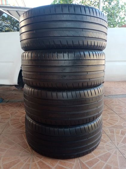 Michelin pilot sport 4 225 45 17 ปลายปี 21 ลงพื้น 22 มีปะ 1 เส้น ดอกเต็มตามภาพ ชุดละ 2700 รูปที่ 2