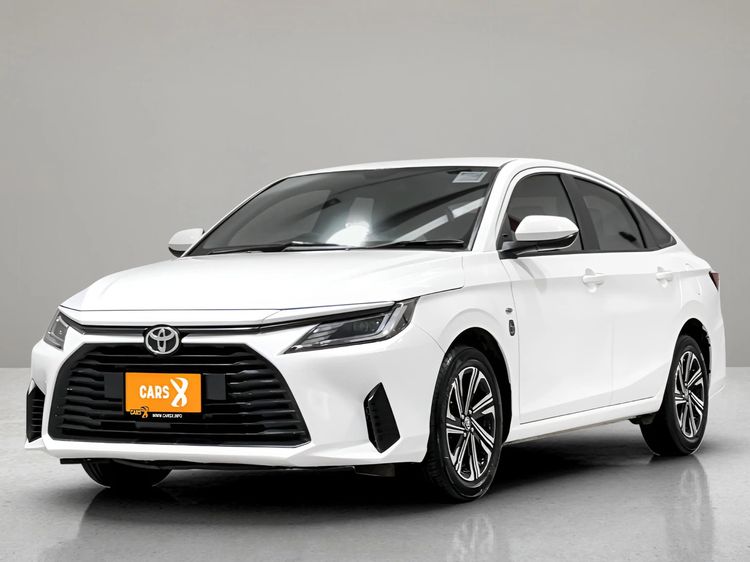 รถ Toyota Yaris ATIV 1.2 Sport สี ขาว