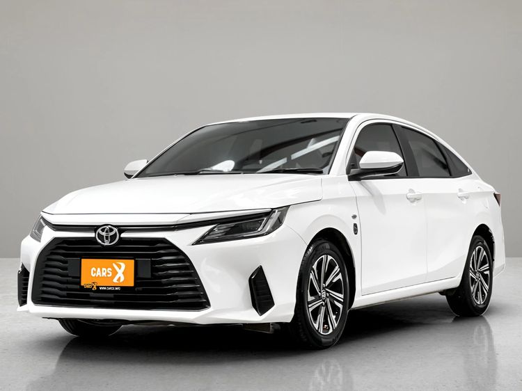 รถ Toyota Yaris ATIV 1.2 Sport สี ขาว