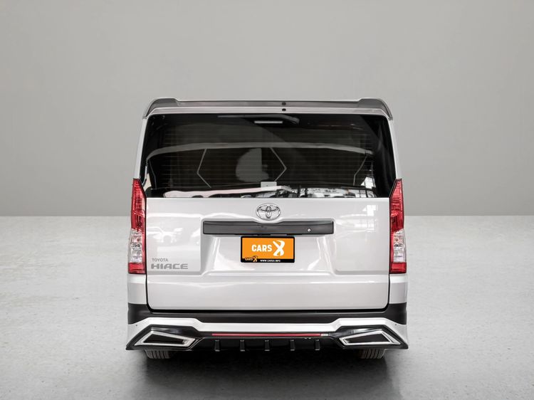 Toyota Hiace 2021 2.8 GL Van ดีเซล ไม่ติดแก๊ส เกียร์ธรรมดา บรอนซ์เงิน รูปที่ 4