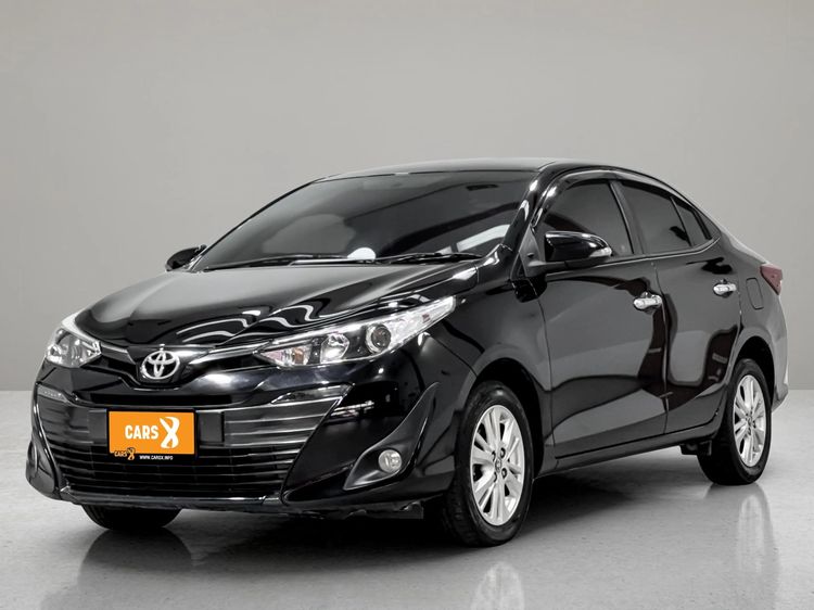 รถ Toyota Yaris ATIV 1.2 G สี ดำ