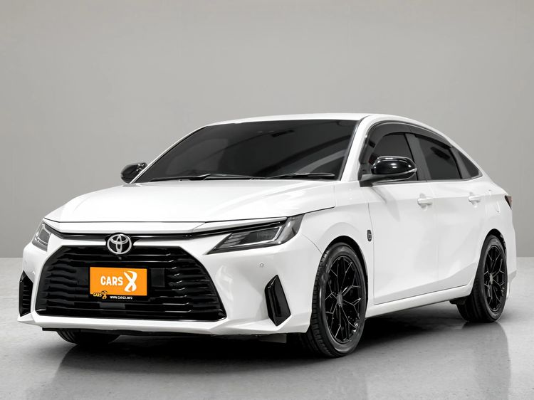 รถ Toyota Yaris ATIV 1.2 Premium Luxury สี ขาว