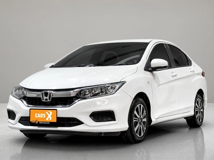 รถ Honda City 1.5 V สี ขาว
