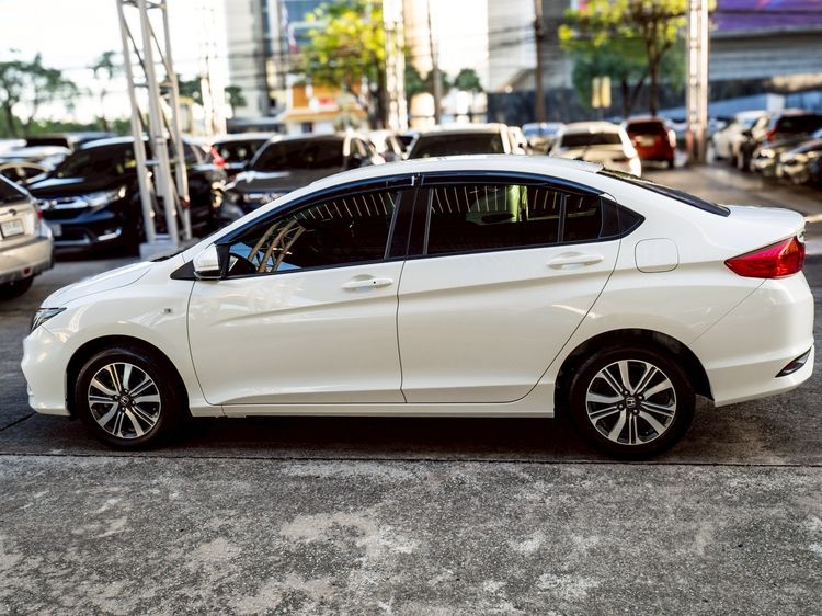Honda City 2017 1.5 V Sedan เบนซิน ไม่ติดแก๊ส เกียร์อัตโนมัติ ขาว รูปที่ 4