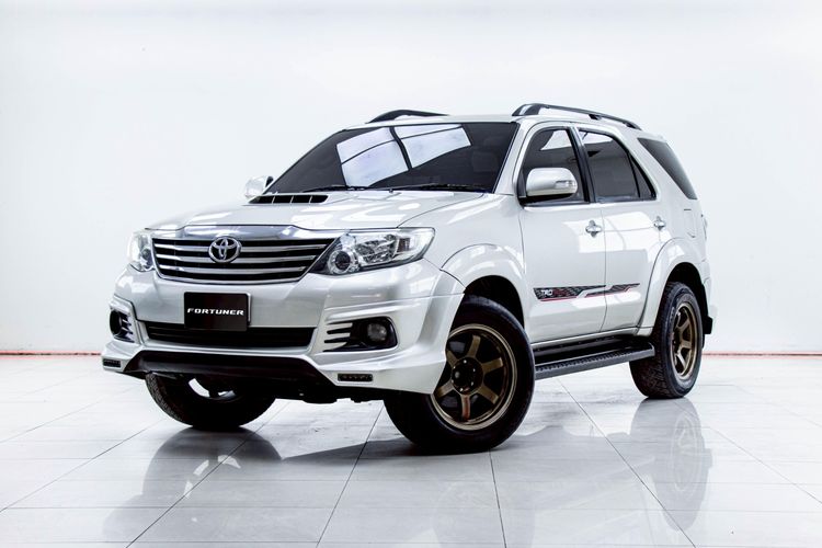 Toyota Fortuner 2013 3.0 V Utility-car ดีเซล ไม่ติดแก๊ส เกียร์อัตโนมัติ เทา รูปที่ 4