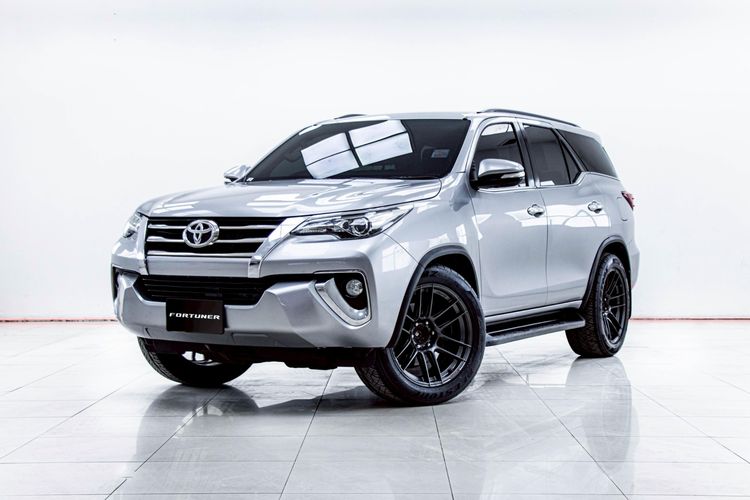 Toyota Fortuner 2015 2.4 V Utility-car ดีเซล ไม่ติดแก๊ส เกียร์อัตโนมัติ เทา รูปที่ 4