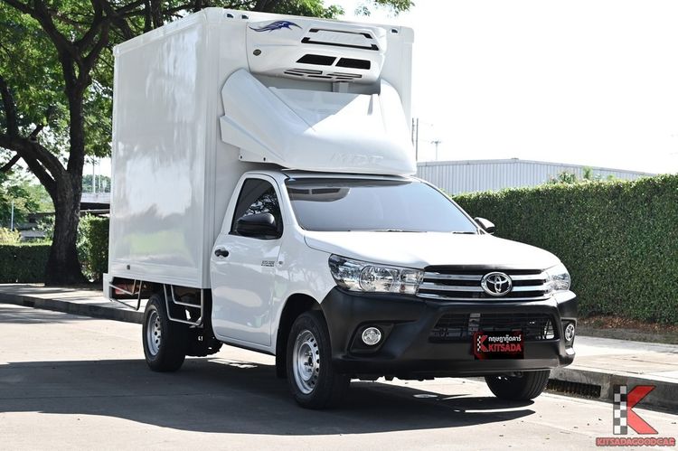 รถ Toyota Hilux Revo 2.4 J Plus สี ขาว