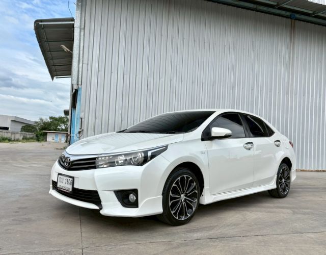 รถ Toyota Altis 1.8 S สี ขาว