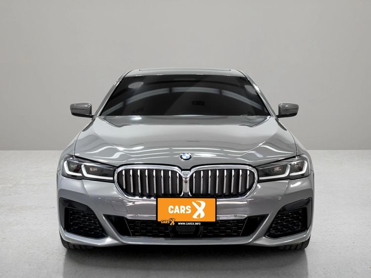 BMW Series 5 2021 530e Sedan ปลั๊กอินไฮบริด (PHEV) ไม่ติดแก๊ส เกียร์อัตโนมัติ เทา รูปที่ 3