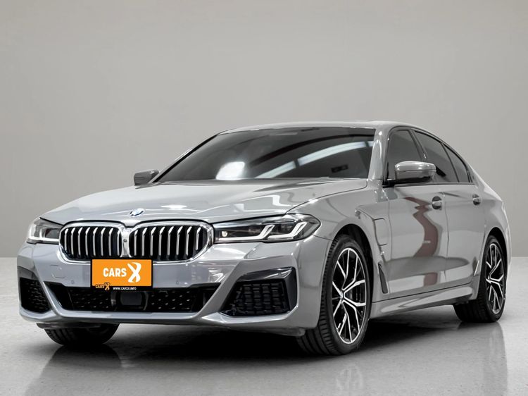 รถ BMW Series 5 530e สี เทา