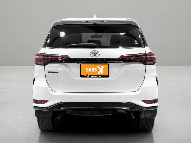 Toyota Fortuner 2022 2.4 Leader V Utility-car ดีเซล ไม่ติดแก๊ส เกียร์อัตโนมัติ ขาว รูปที่ 4