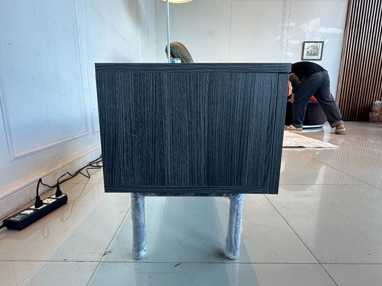 ตู้วางทีวี 3 บานเปิด โครงไม้ MDF สีเทา รูปที่ 8