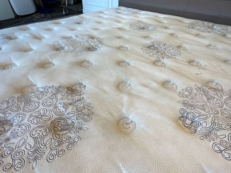 เตียง 6 ฟุต แบรนด์ COLIN รูปที่ 11