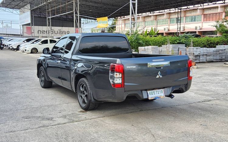 Mitsubishi Triton 2021 2.4 GLX Pickup ดีเซล ไม่ติดแก๊ส เกียร์ธรรมดา เทา รูปที่ 4