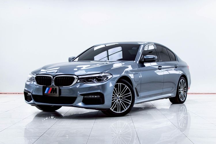 BMW Series 5 2020 530e Sedan ปลั๊กอินไฮบริด (PHEV) ไม่ติดแก๊ส เกียร์อัตโนมัติ เทา รูปที่ 4