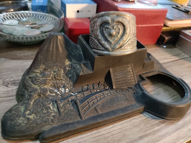 ฐานรองงานญี่ปุ่น